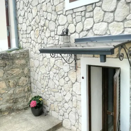 펜션 House With A Parking Space Sveti Anton, Krk - 20555 말린스카